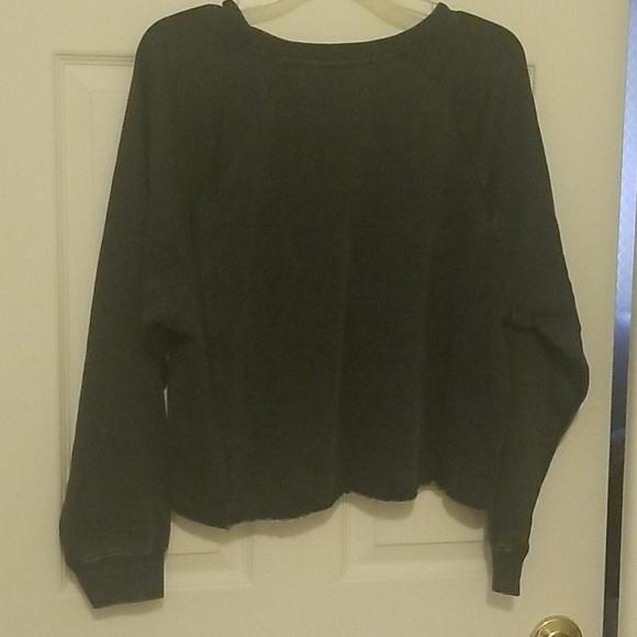 NWT cropped sweatshirt - Picture 3 of 3